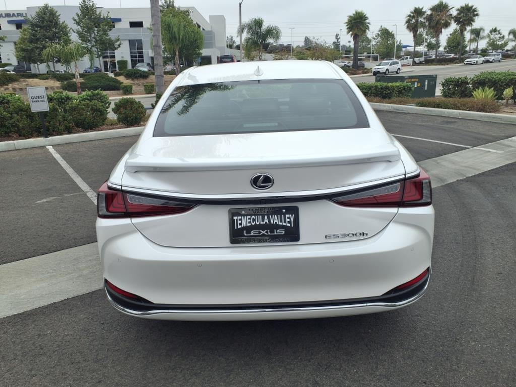new 2025 Lexus ES 300h car, priced at $57,414