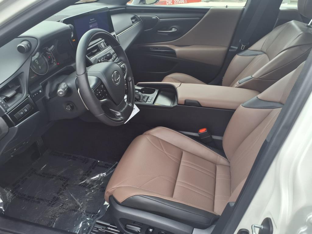 new 2025 Lexus ES 300h car, priced at $57,414