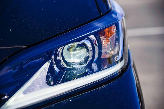 used 2025 Lexus ES 300h car, priced at $40,997