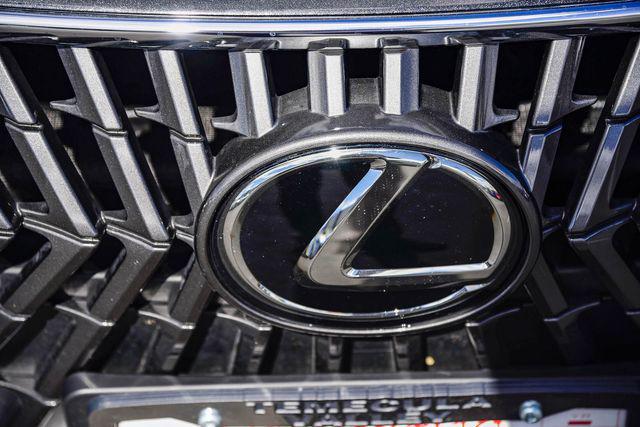 used 2025 Lexus ES 300h car, priced at $40,997