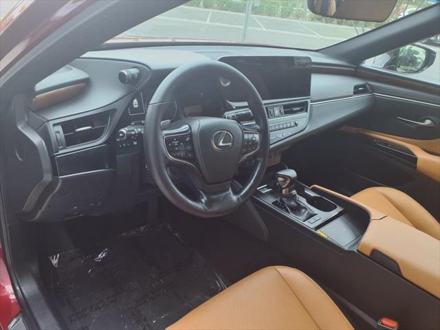new 2025 Lexus ES 300h car, priced at $50,489