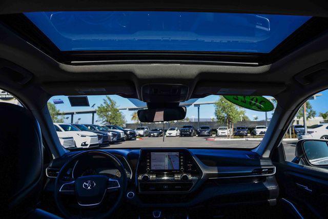 used 2022 Toyota Highlander car, priced at $35,995