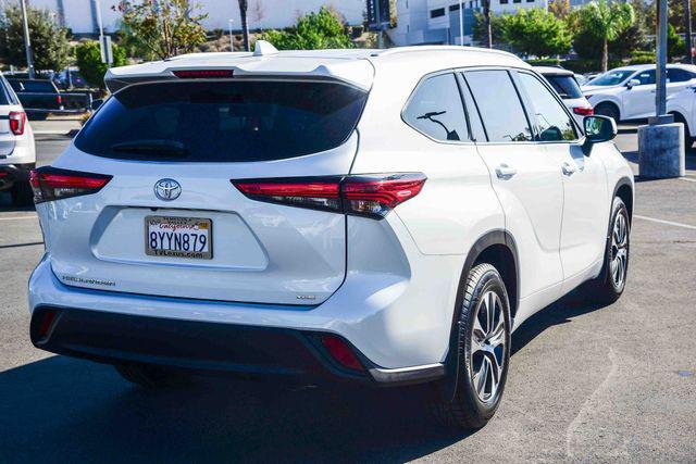 used 2022 Toyota Highlander car, priced at $35,995