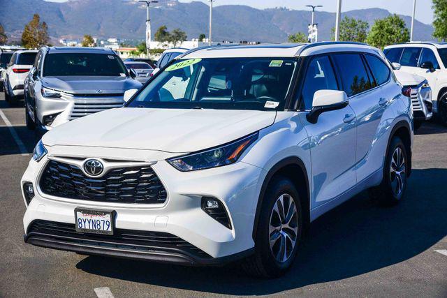 used 2022 Toyota Highlander car, priced at $35,995