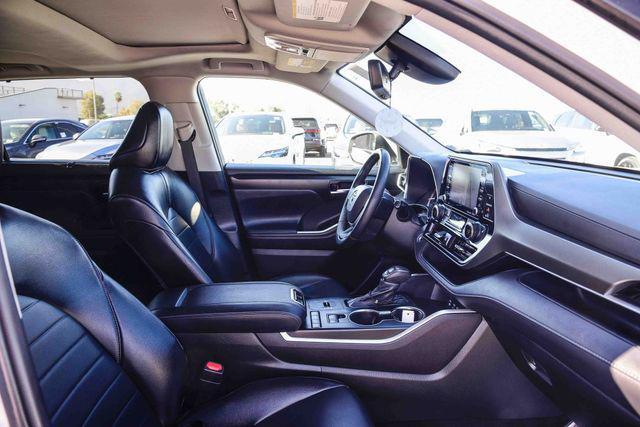 used 2022 Toyota Highlander car, priced at $35,995