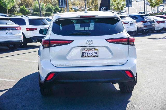 used 2022 Toyota Highlander car, priced at $35,995