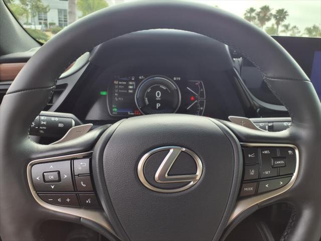 new 2025 Lexus ES 300h car, priced at $49,214