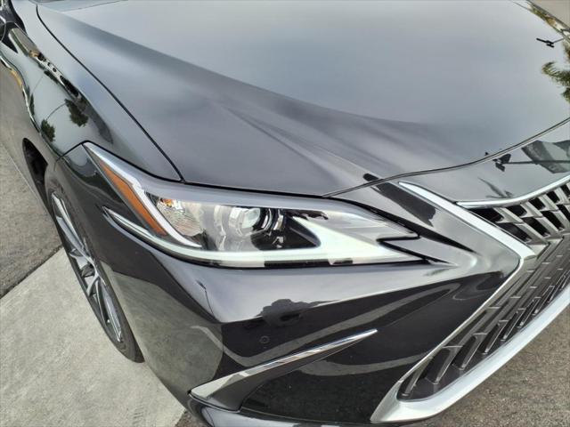 new 2025 Lexus ES 300h car, priced at $49,214