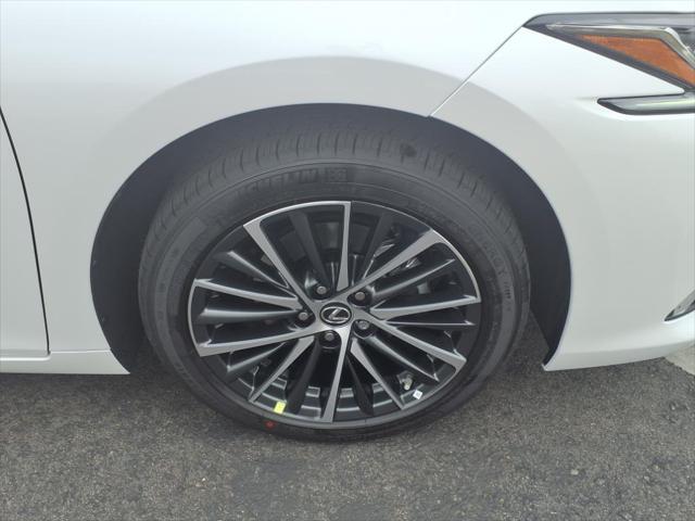 new 2025 Lexus ES 300h car, priced at $49,069