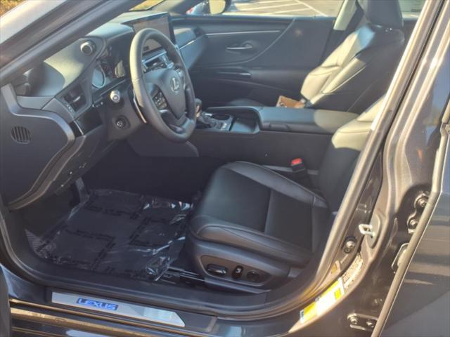 new 2025 Lexus ES 300h car, priced at $52,389