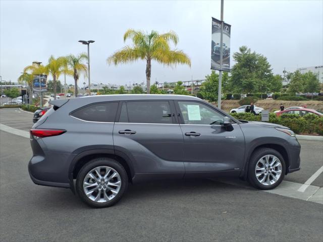 used 2020 Toyota Highlander Hybrid car, priced at $32,995