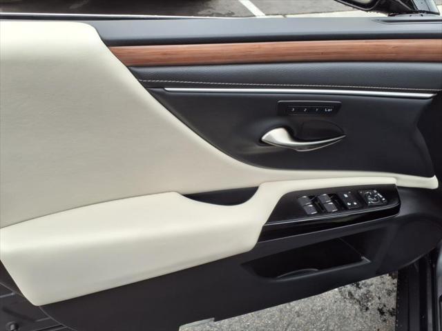 new 2025 Lexus ES 300h car, priced at $49,479