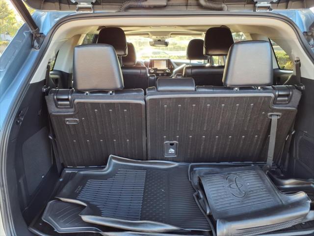 used 2022 Toyota Highlander car, priced at $36,495