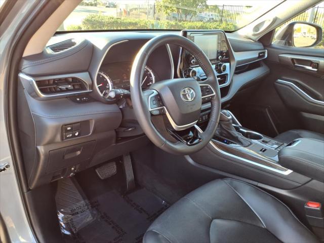 used 2022 Toyota Highlander car, priced at $36,495