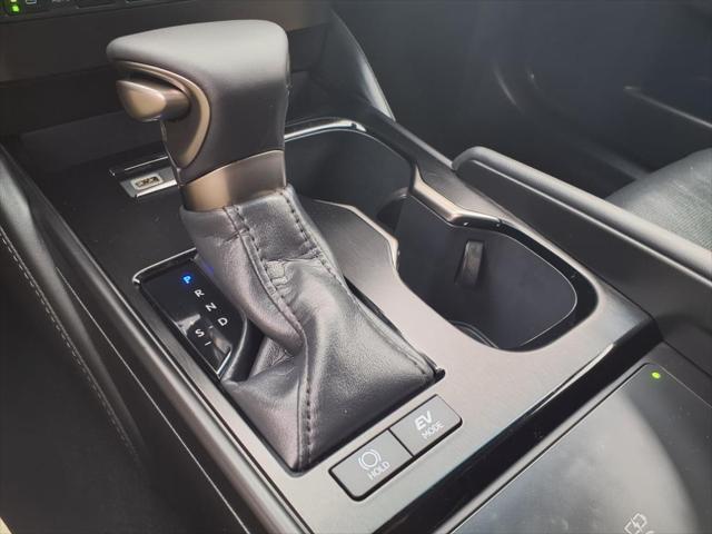 new 2025 Lexus ES 300h car, priced at $56,260