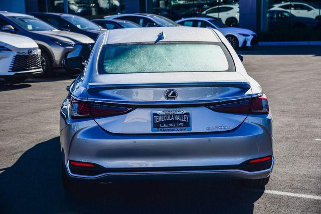new 2025 Lexus ES 300h car, priced at $57,174