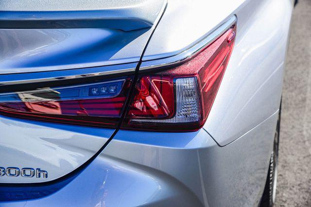 new 2025 Lexus ES 300h car, priced at $57,174