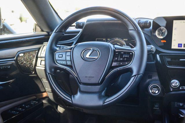 new 2025 Lexus ES 300h car, priced at $57,174
