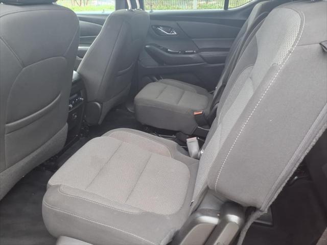 used 2022 Chevrolet Traverse car, priced at $25,889