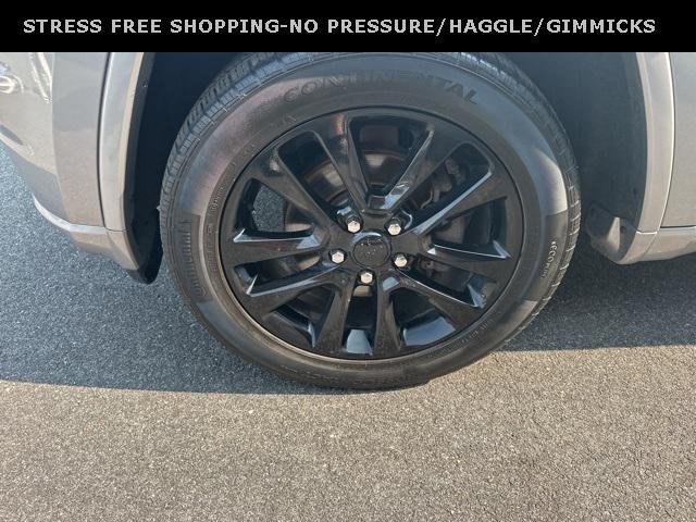 used 2017 Jeep Grand Cherokee car, priced at $13,575