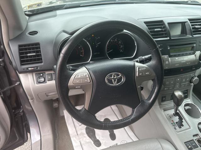 used 2010 Toyota Highlander car, priced at $10,400