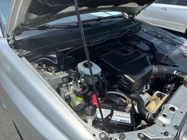 used 2006 Toyota Highlander Hybrid car, priced at $5,000