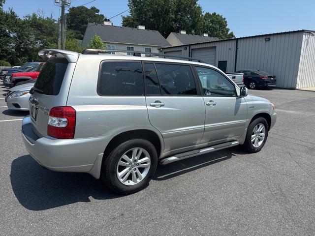 used 2006 Toyota Highlander Hybrid car, priced at $5,000