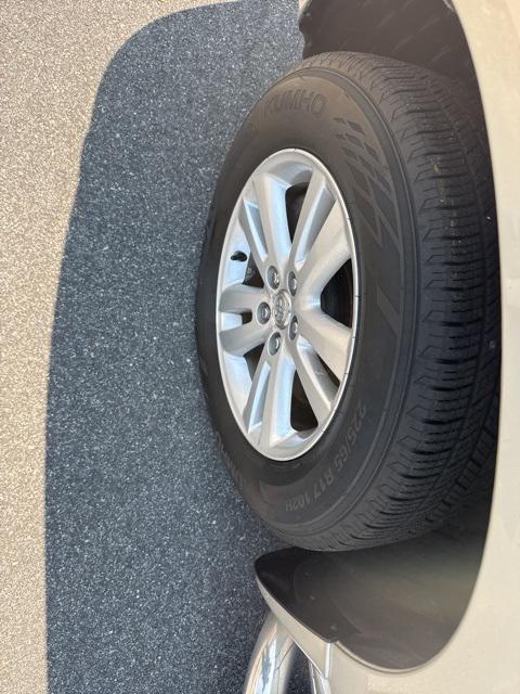 used 2006 Toyota Highlander Hybrid car, priced at $5,000