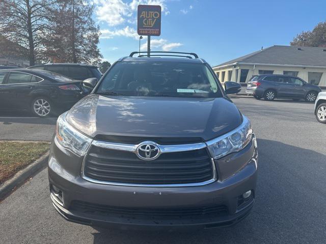 used 2015 Toyota Highlander car, priced at $16,800