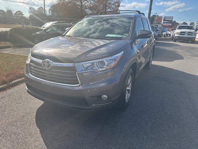 used 2015 Toyota Highlander car, priced at $16,800