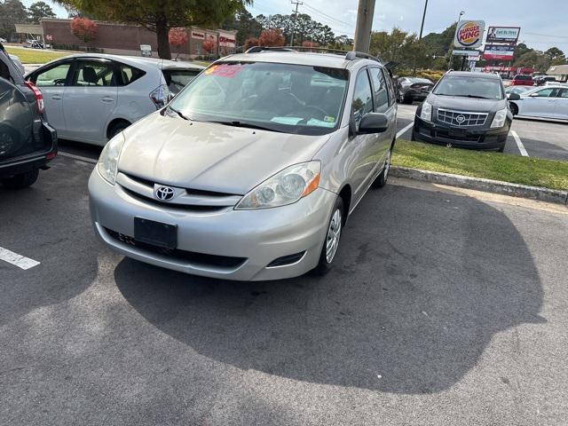 used 2007 Toyota Sienna car, priced at $5,600