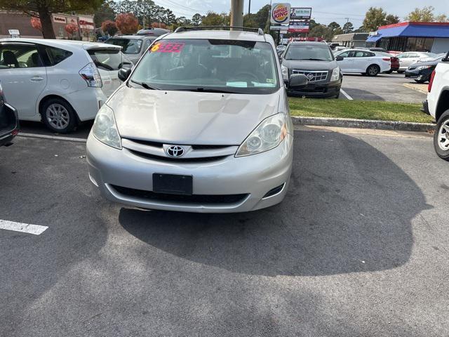 used 2007 Toyota Sienna car, priced at $5,600