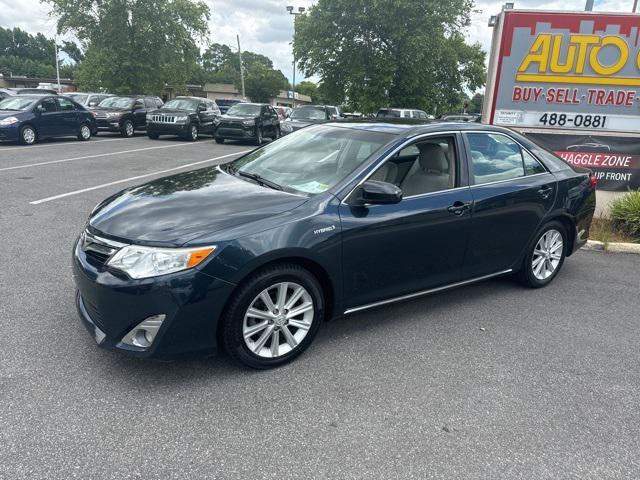 used 2014 Toyota Camry Hybrid car, priced at $9,800