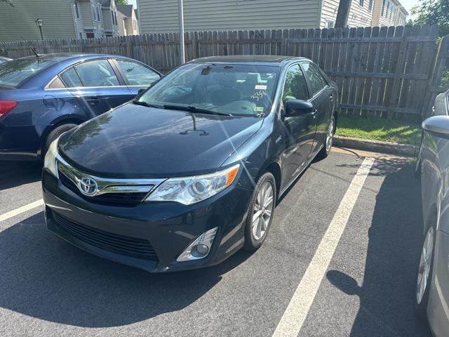 used 2014 Toyota Camry Hybrid car, priced at $9,950