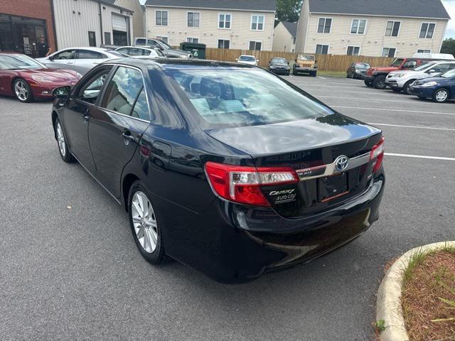 used 2014 Toyota Camry Hybrid car, priced at $9,800