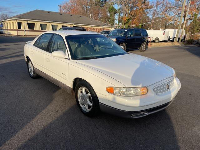 used 2000 Buick Regal car, priced at $5,299