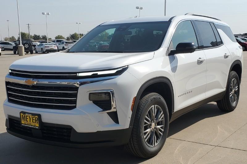 new 2024 Chevrolet Traverse car, priced at $43,995