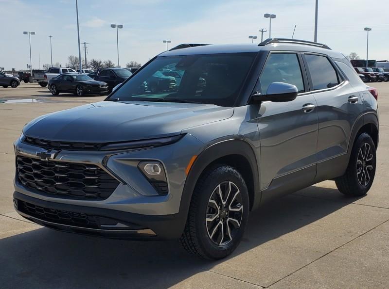 new 2024 Chevrolet TrailBlazer car, priced at $28,290