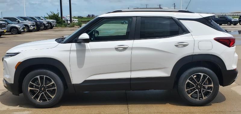 new 2025 Chevrolet TrailBlazer car, priced at $28,470