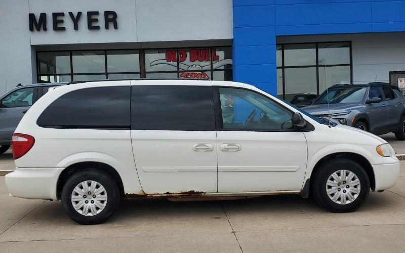 used 2007 Chrysler Town & Country car, priced at $2,995