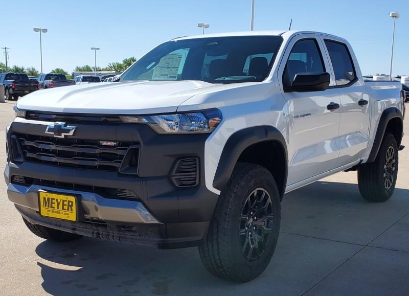 new 2024 Chevrolet Colorado car, priced at $40,995