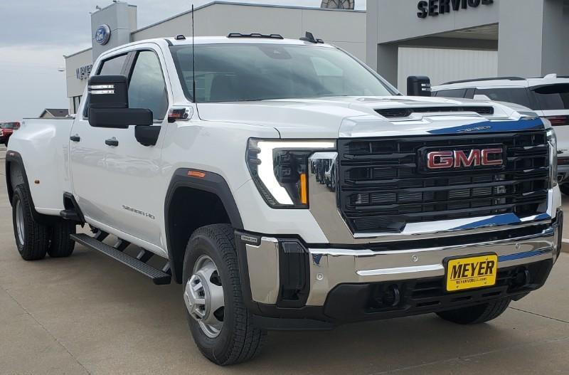 new 2025 GMC Sierra 3500 car, priced at $71,085