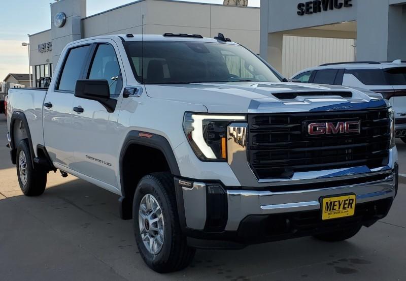 new 2025 GMC Sierra 2500 car, priced at $57,355