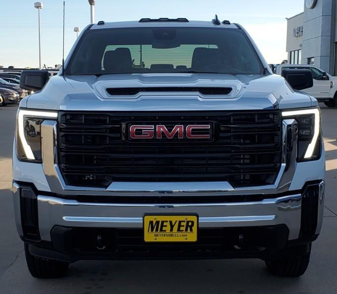 new 2025 GMC Sierra 2500 car, priced at $57,355