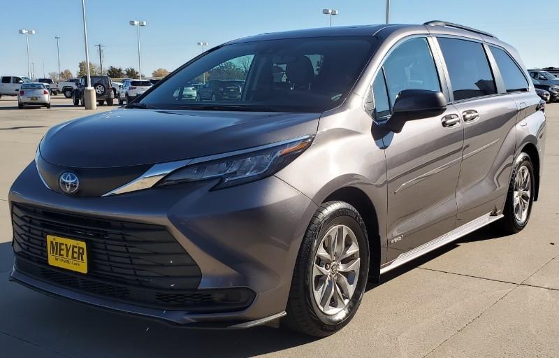 used 2021 Toyota Sienna car, priced at $37,995