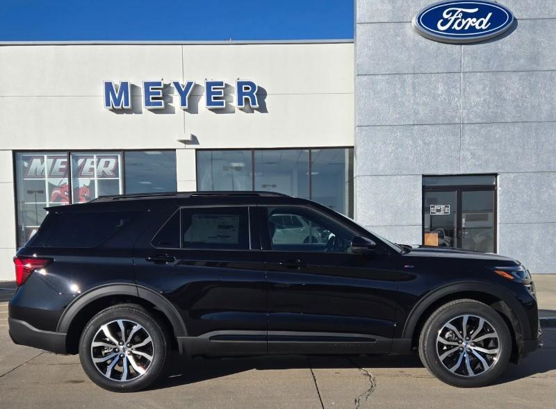 new 2025 Ford Explorer car, priced at $45,495