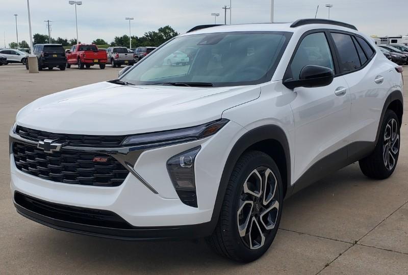 new 2025 Chevrolet Trax car, priced at $27,335