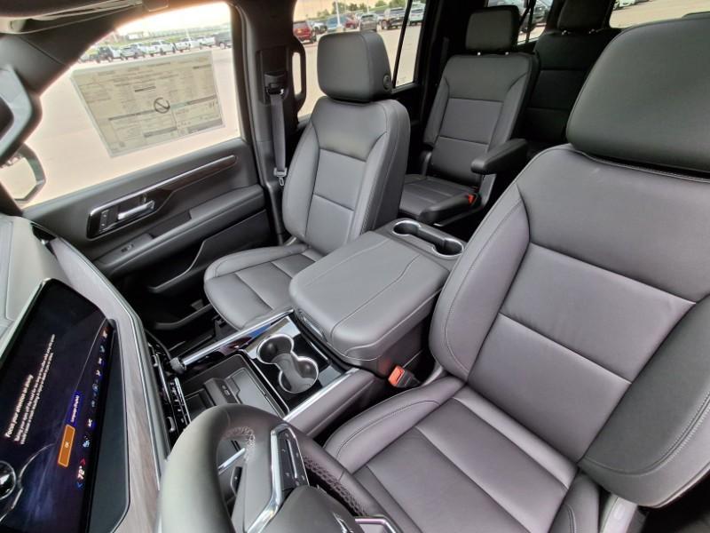 new 2025 Chevrolet Suburban car, priced at $81,495