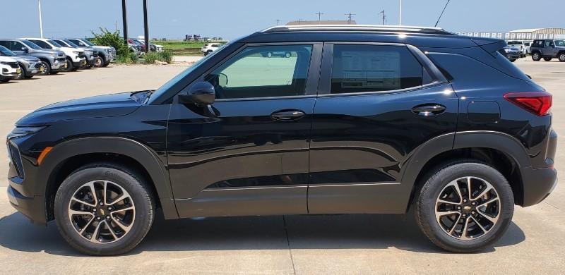 new 2025 Chevrolet TrailBlazer car, priced at $31,570