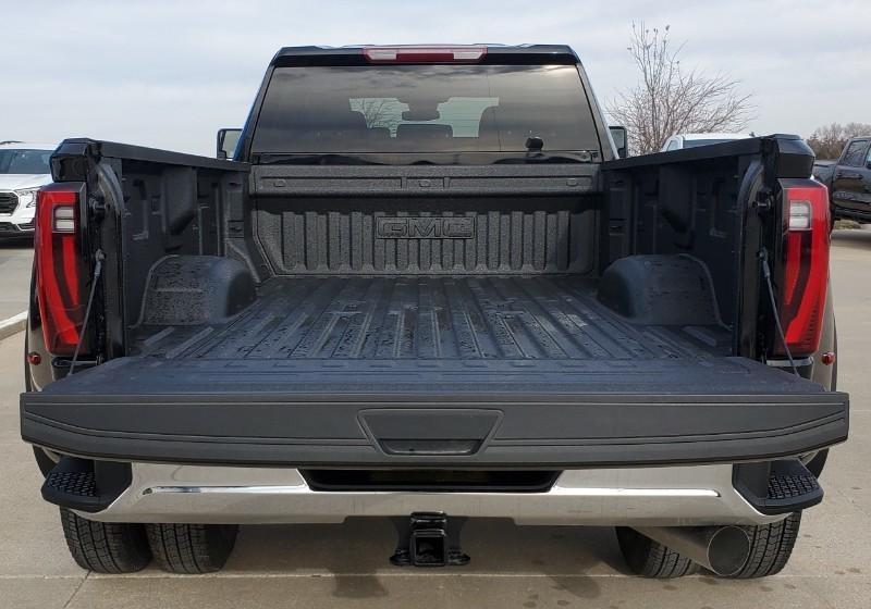 new 2025 GMC Sierra 3500 car, priced at $75,905